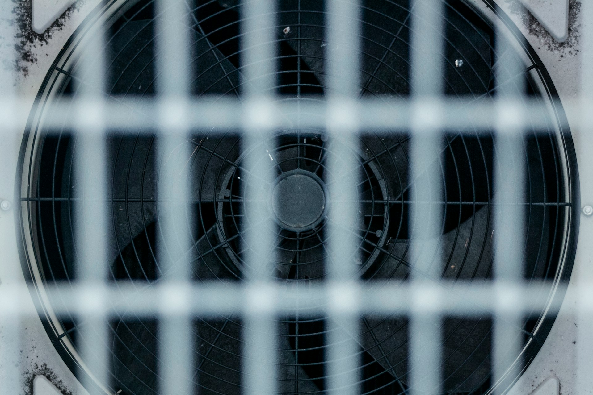 white box fan